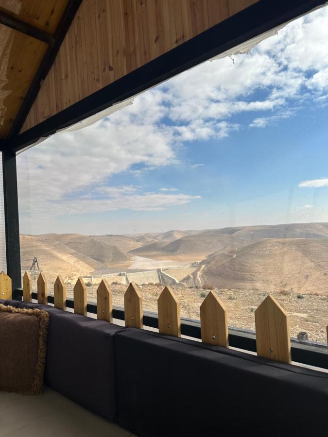 Hotel Wadi Al-Wala View Camp à Madaba Extérieur photo