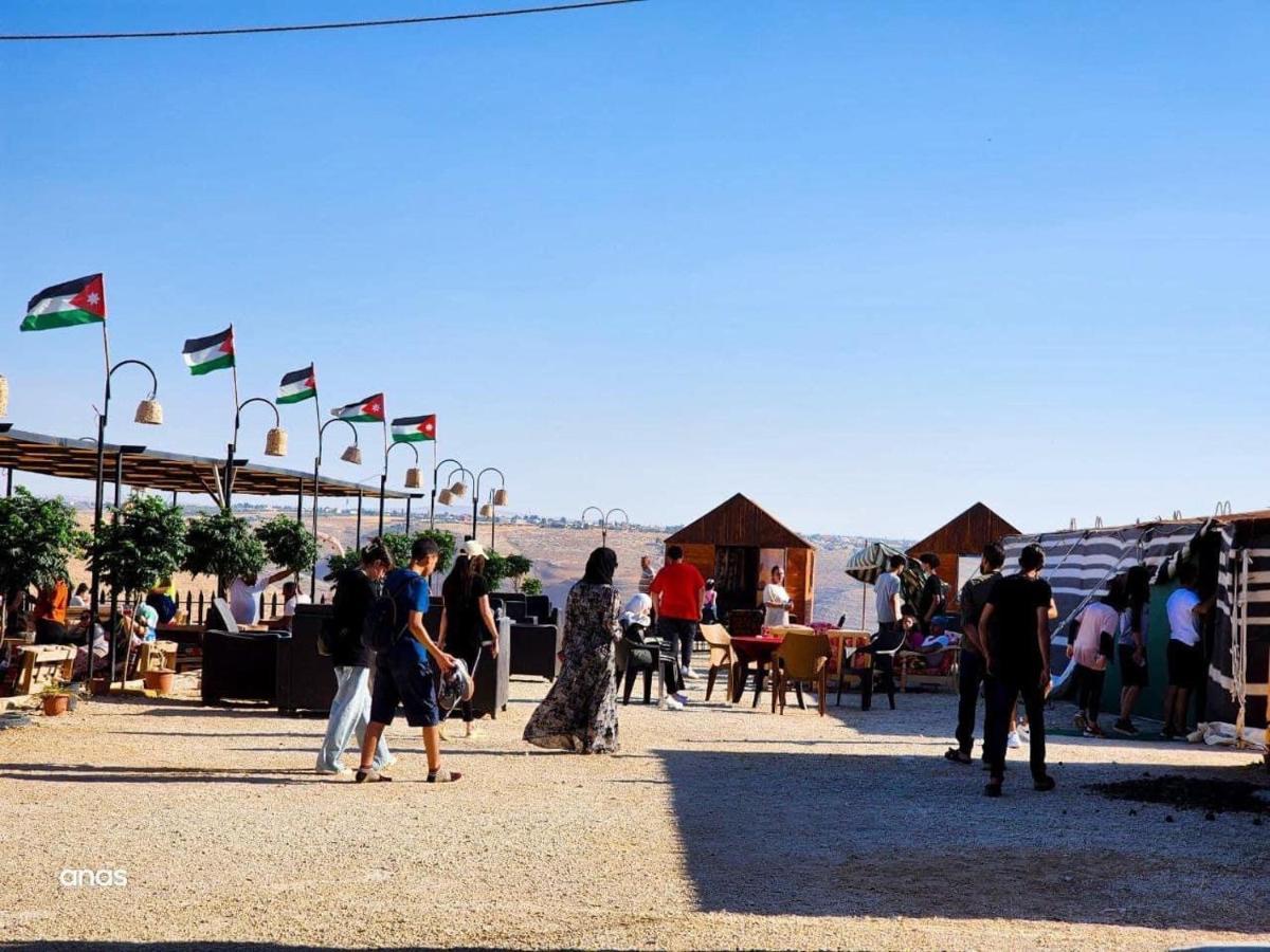 Hotel Wadi Al-Wala View Camp à Madaba Extérieur photo