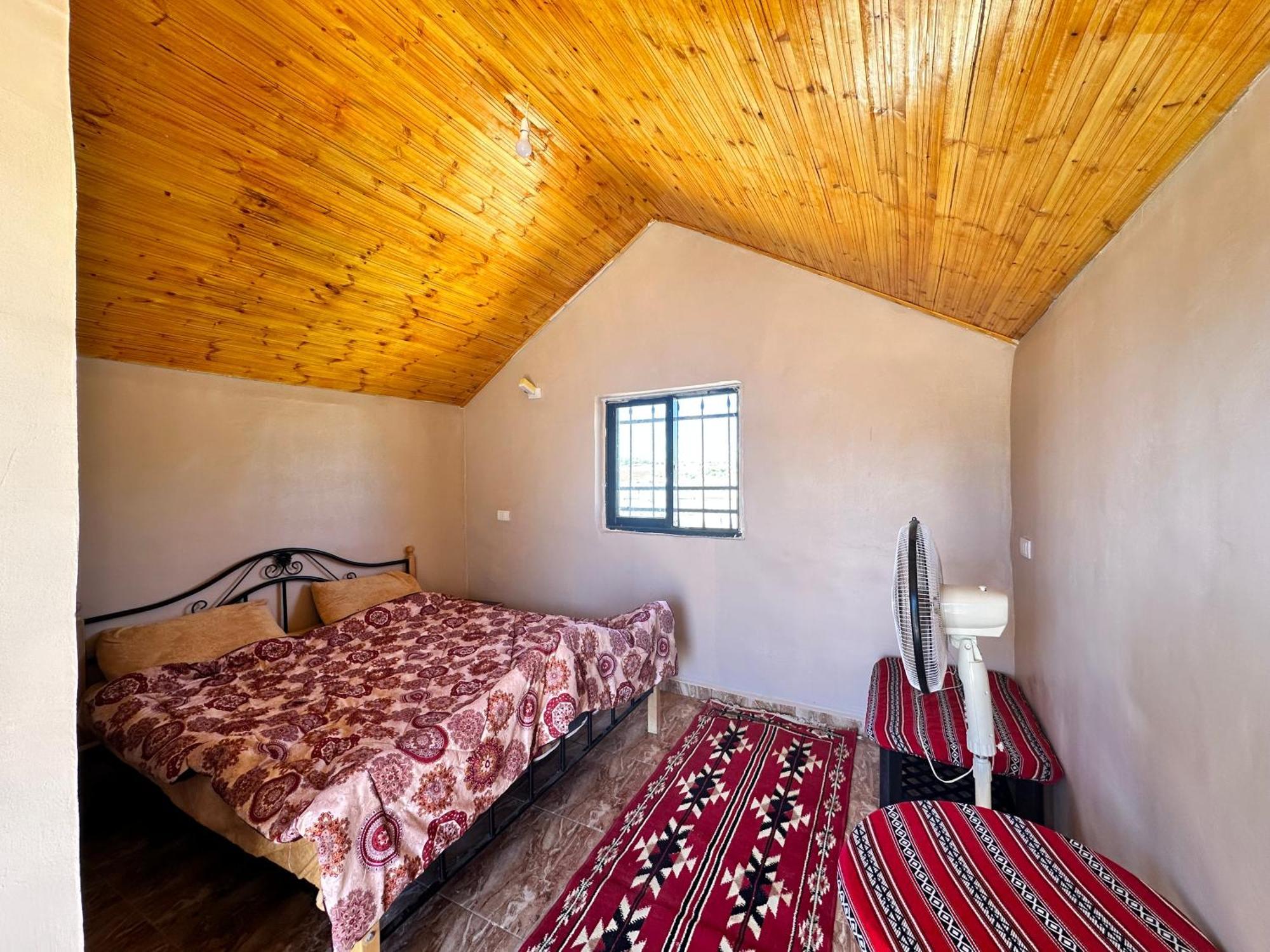 Hotel Wadi Al-Wala View Camp à Madaba Extérieur photo