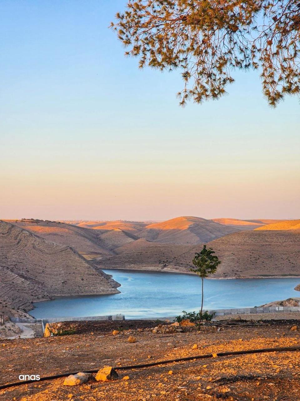 Hotel Wadi Al-Wala View Camp à Madaba Extérieur photo