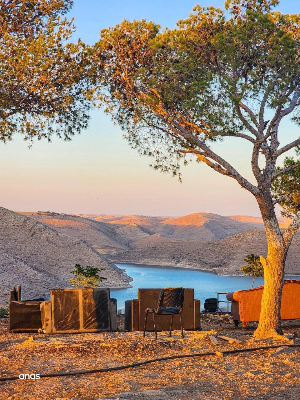 Hotel Wadi Al-Wala View Camp à Madaba Extérieur photo